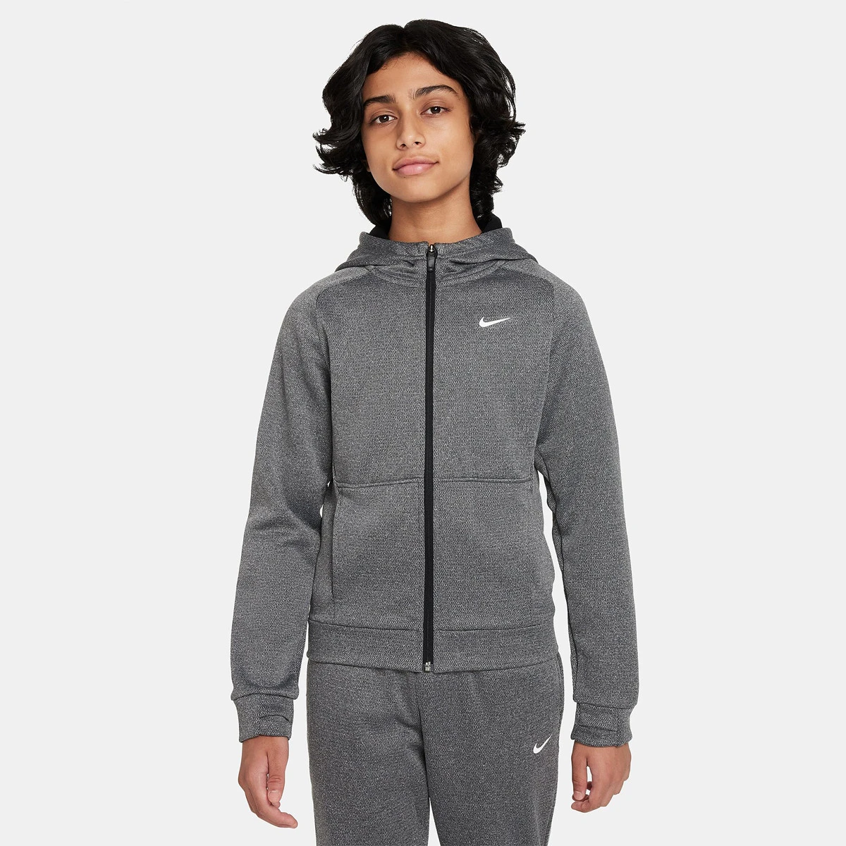 SWEAT NIKE JUNIOR WINTERED THERMA FLEECE A CAPUCHE 1 SWEAT NIKE JUNIOR WINTERED THERMA FLEECE A CAPUCHE