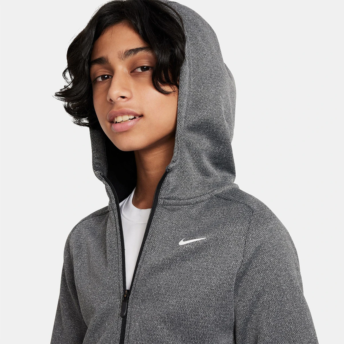 SWEAT NIKE JUNIOR WINTERED THERMA FLEECE A CAPUCHE 3 SWEAT NIKE JUNIOR WINTERED THERMA FLEECE A CAPUCHE – Image 3